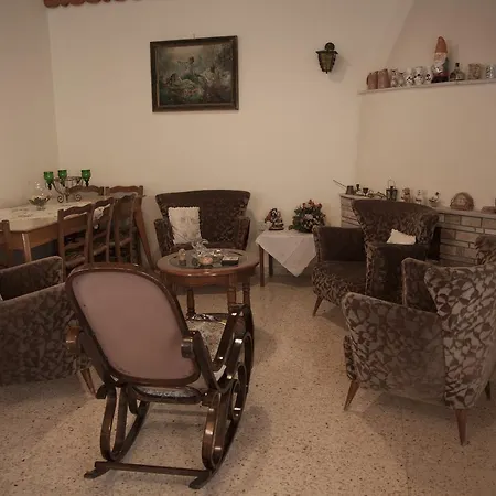 Demetrakis House בית נופש *